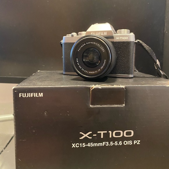 Fujifilm x-t100 camera - Picture 1 of 4